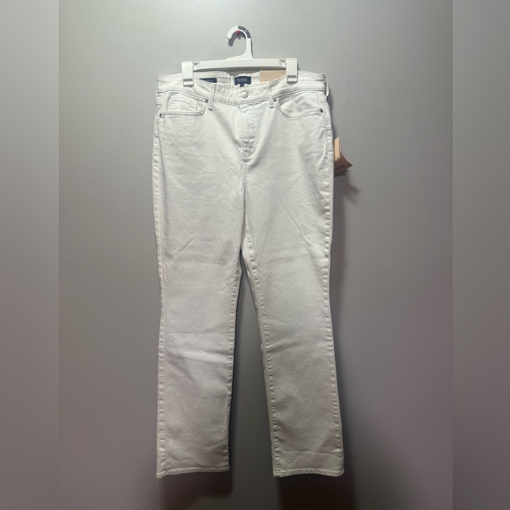 Women’s Jeans - Picture 1 of 8